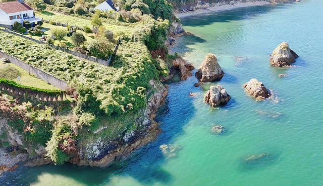 The Cliffs - ArealongaBeach