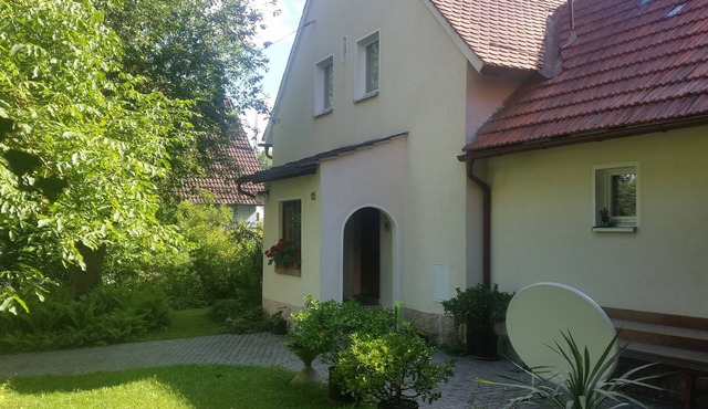 The forest is so close. Quiet cottage with large garden