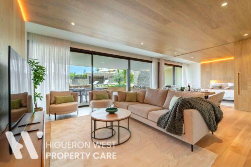 The Horizon - Luxury 3-Bedroom with Private Plunge Pool and Terrace, South Residences, Higueron Resort, Fuengirola