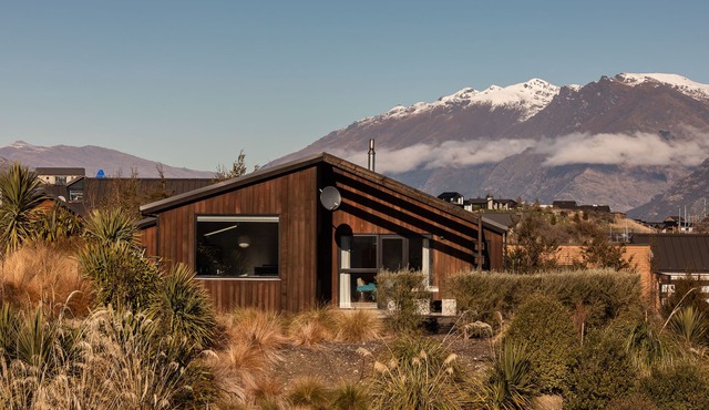 The Woolshed - Jacks Point Holiday Home