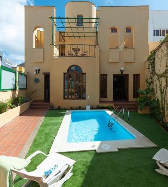 The Yellow House - Solarium - Climatized Pool