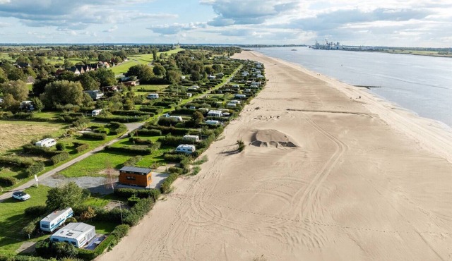 Tiny house directly on the Weser beach