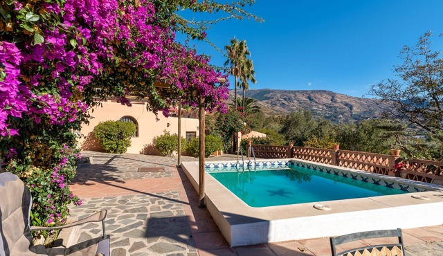 Tranquil country cottage ideal for exploring traditional Andalucia.