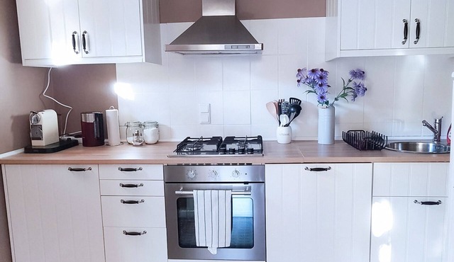 Two-storey house with dishwasher and washing machine