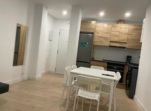 U2 Apartamento cerca de Metro