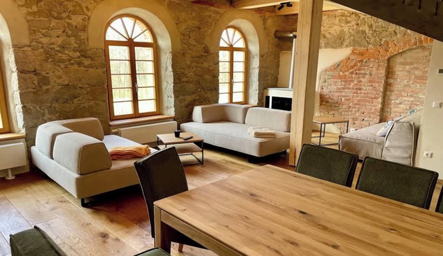 Unterkunft mit Kamin, Whirlpool und Sauna