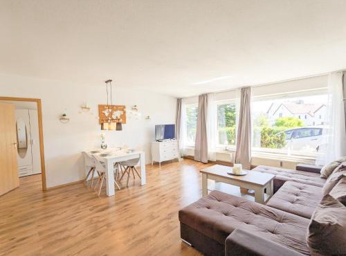 Urlaubsmagie - Ferienwohnung Wildblume - Terrasse, Grill & Saisonaler Pool - W4