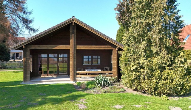 Vacation apartment on Lake Hemmelsdorf with panoramic view and garden