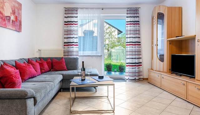 Vacation apartment 'Terrasse' with private terrace and Wi-Fi