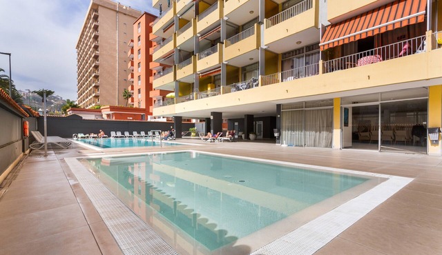 Vacation Apartment 'Nuevo, Piscina Y Mar A 1 Paso' with Shared Pool, Wi-Fi and Air Conditioning