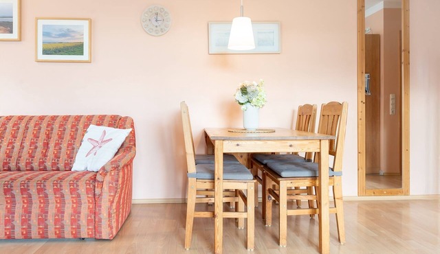 Vacation apartment/apartment for 4 guests with 52m² in Fehmarn OT Orth (294282)