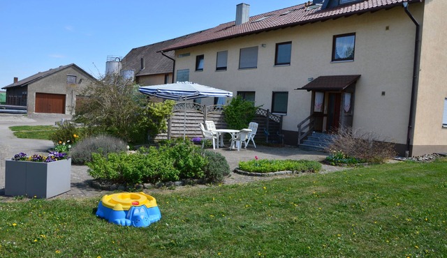 Vacation apartment 1 | Ferienhof Hund Mengen | beautiful countryside
