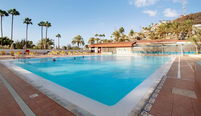 Vacation Apartment 'Vista Roja' with Sea View, Wi-Fi and Air Conditioning
