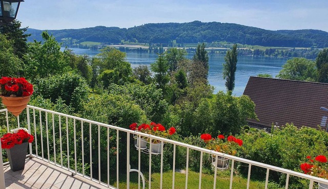 Vacation home Bellevue, within walking distance of public access to Lake Constance, panoramic lake view