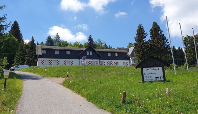 Vacation home for 20 people, fireplace, sauna, 10 rooms, 10 bathrooms, very large, distant view