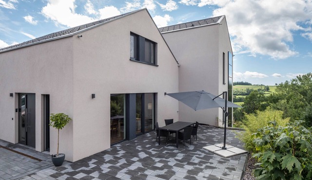 Vacation Home "Gold Haus" with Private Terrace & Wi-Fi
