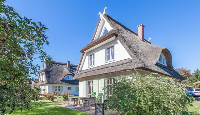 Vacation home Hanni in Wittenbeck - Thatched vacation home with sauna near the Baltic Sea