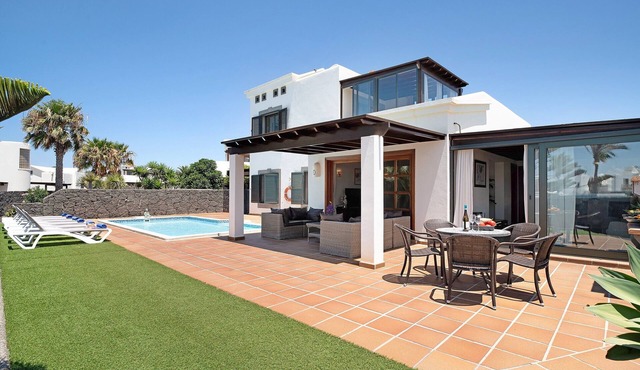 Vacation Home "Hipoclub Aguamarina 54" with Private Pool & Wi-Fi