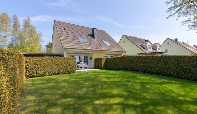 Vacation home zur frischen Brise Whg 02 with WLAN, terrace & close to the sandy beach