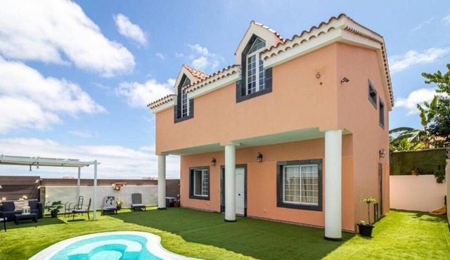 VILLA SAMPEREZ GROUND FLOOR: + Pool + Garden + Barbecue + 2 Bedrooms + 6Pax