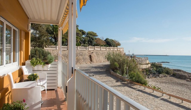vilanovaapartments. Wonderful flat, spectacular view in front of the sea!