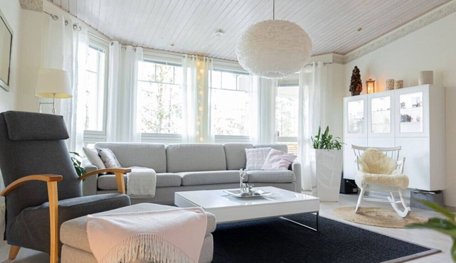Villa Aurora Sinettä by BookLapland