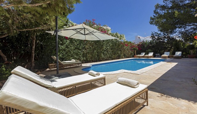 Villa Carma with private pool near beach
