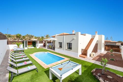 Villa Caleta Del Sol by Villa Plus