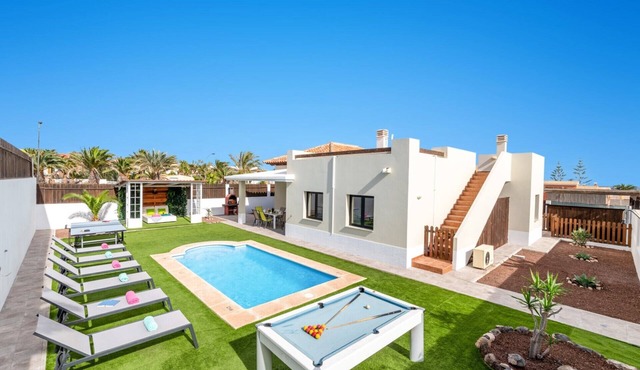 Villa Caleta Del Sol by Villa Plus