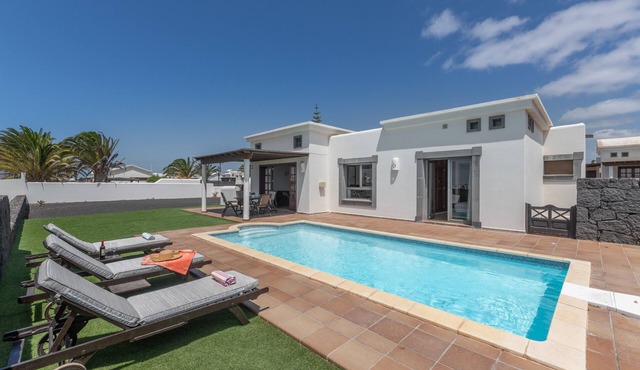 Villa d'prima linea la goleta con piscina privata riscaldata e la connessione wi-fi gratuita