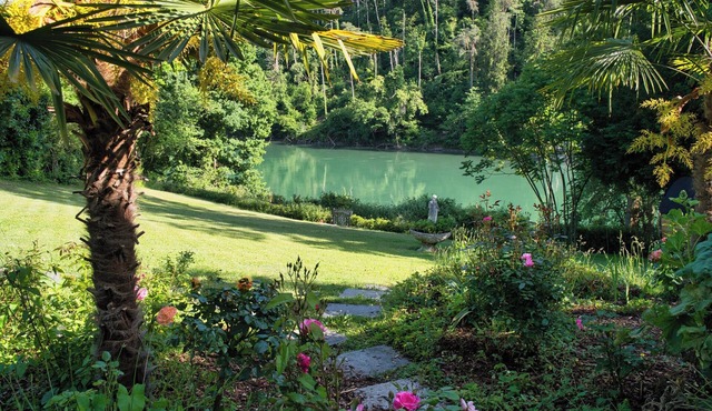 Villa Rheinblick: Riverside Gem near Zürich