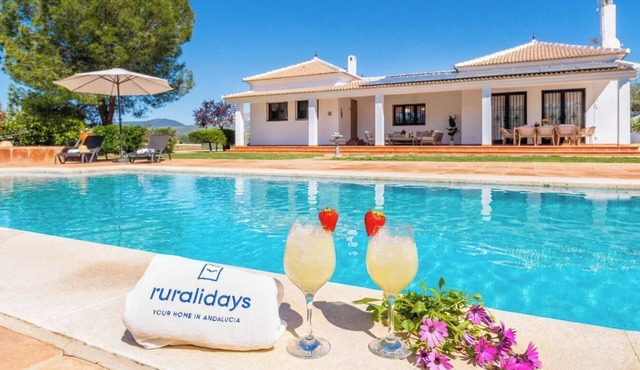Villa Los Caracoles Casabermeja by Ruralidays