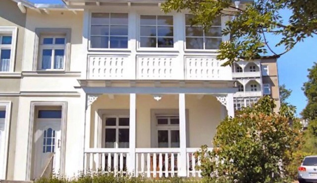 Villa Rosengarten - Holiday apartment with sea view in the old town of Sassnitz