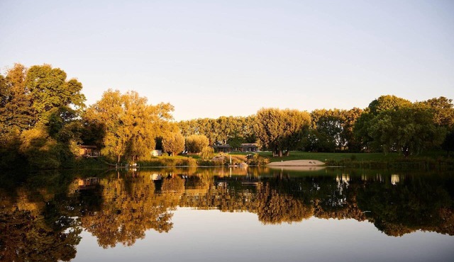 Villa 'Traumhaus Am See' with Lake View, Private Terrace and Wi-Fi
