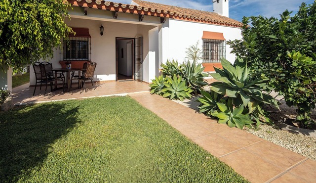 Villa with private pool, a paradise near the beach