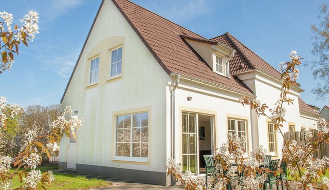 Villa with Sauna & Garden