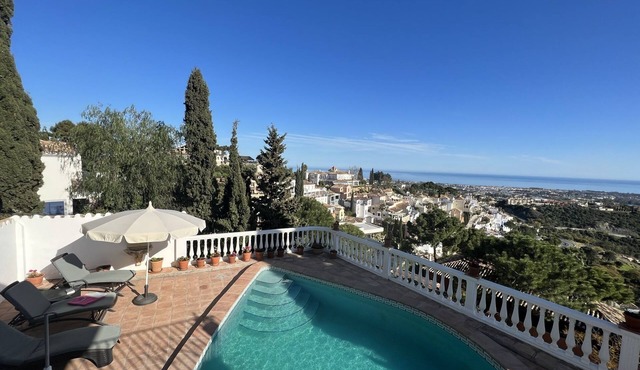 Villa with sea views in sunny Spain