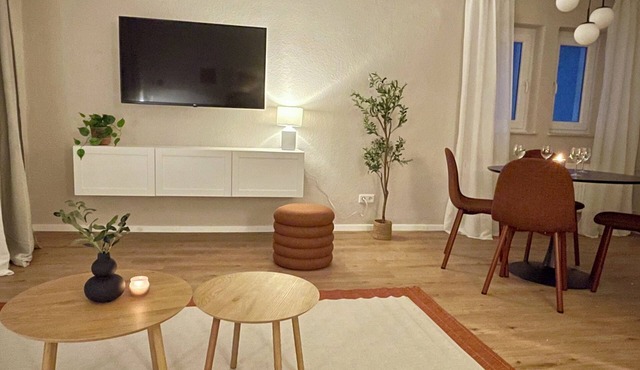 West wing apartment centrally located, Westflügel Apartment zentral mit Parkplatz