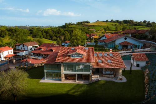 Wishome - Villa espectacular con piscina climatizada Vistas al mar y Picos de Europa
