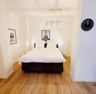 Wohngut-City Apt. 1 Zi. 1 DB + 1 EZ 34 qm mit Parkplatz