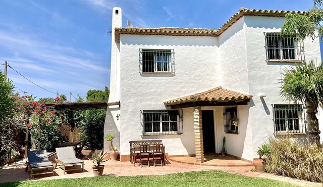 Wonderful holiday home with a big garden near the beach