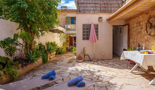 Wonderful villa for 4 guests with WIFI, A/C, TV and patio