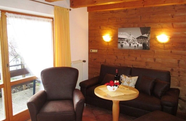(3) Zwei-Raum-Ferienwohnung 55qm, Dusche/WC, 2 Extra-Schlafzimmer, Küche, Terrasse/Balkon