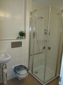 Apartment, 2 rooms, south-facing balcony, in a quiet location with indoor pool and sauna