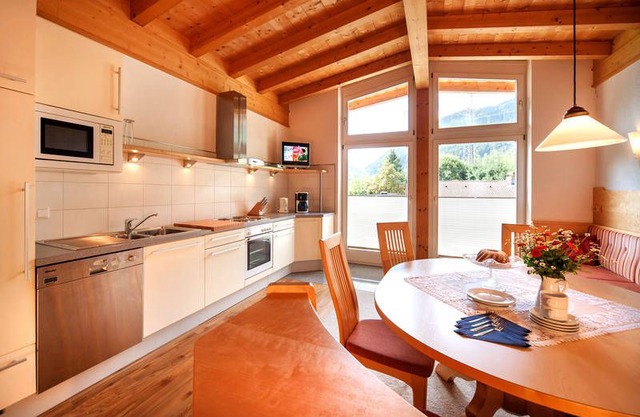 Apartment Haus Obetzhofer in Aschau/Zillertal, Zillertal - 8 persons, 4 bedrooms