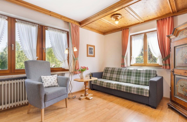 Apartment Kienberg 51 sqm, south-east balcony, kitchen, WLAN, 1 bedroom and 1 living room
