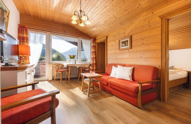 Apartment Zellerberg 40 sqm, balcony, kitchen, WLAN, 1 bedroom and 1 living room