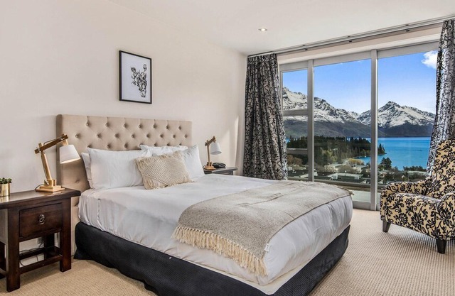Catalina's Penthouse 6 | Spacious | Central Apartment