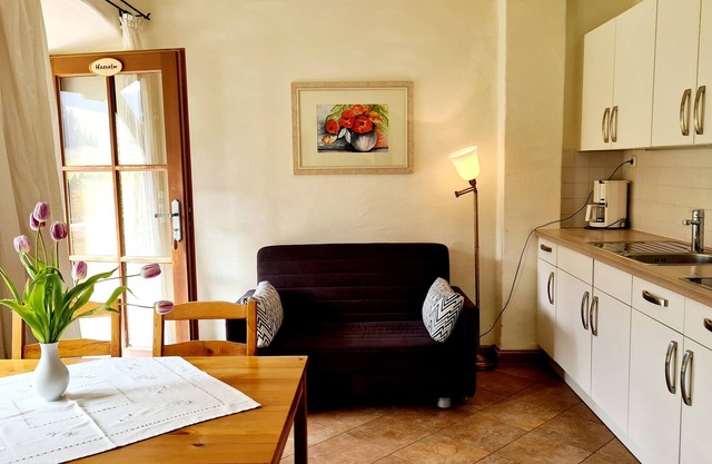 D Apartment Haaralm 40sqm, terrace, kitchenette, 1 bedroom, 1 bedsit.