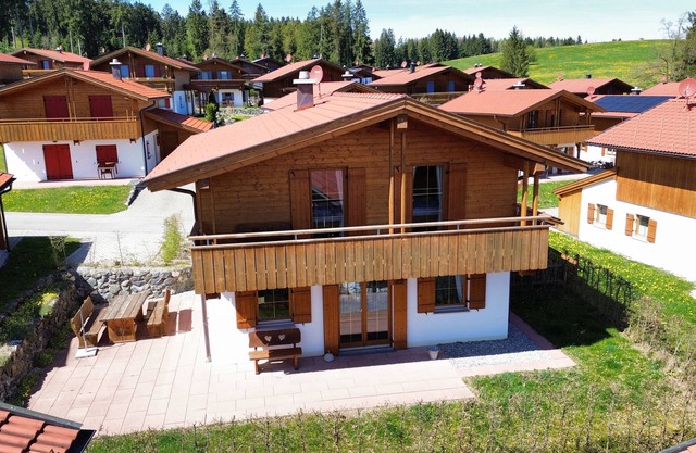Detached vacation home with sauna, mountain and lake views in the vacation village on Lake Lechsee